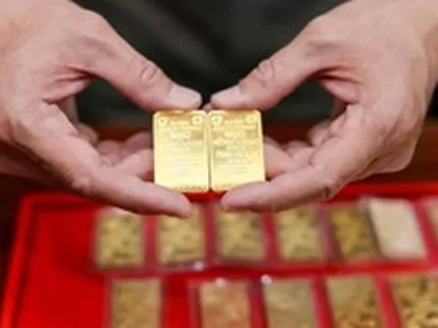 Giá vàng vừa hồi phục đã quay đầu giảm