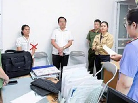 Khám xét khẩn cấp, khởi tố kế toán Nguyễn Thị Hương SN 1988