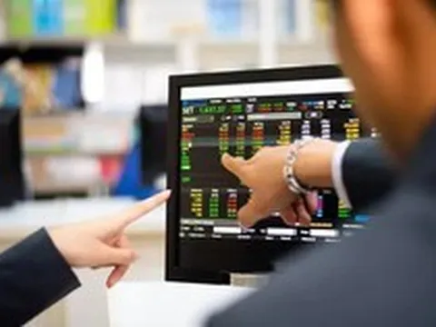 Khối ngoại tiếp tục "gom hàng" trong phiên VN-Index tăng 22 điểm, một cổ phiếu ngân hàng được rót hơn 200 tỷ đồng