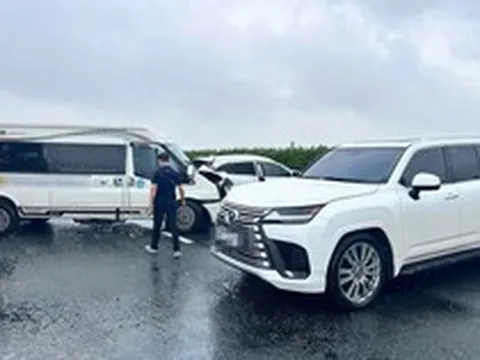Xe Lexus chèn ép, dừng đột ngột trên cao tốc: Công an điều tra dấu hiệu tội phạm