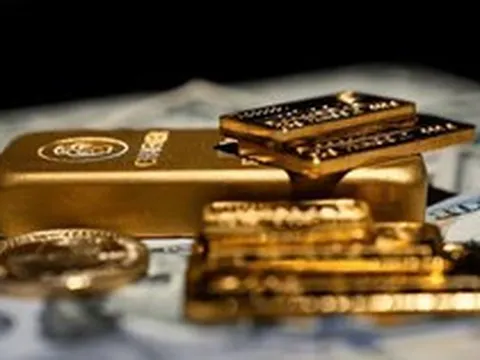 Giá vàng giảm sâu, loạt "cá mập" mạnh tay gom hàng