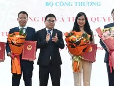 Bộ Công Thương bổ nhiệm 35 lãnh đạo cục, vụ