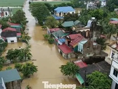 Mưa lũ gây ngập nặng, chia cắt nhiều khu vực ở Nghệ An và Thanh Hóa