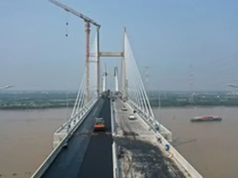 Cầu Phước Khánh nối Đồng Nai - TP.HCM bắt đầu thảm nhựa, tăng tốc về đích