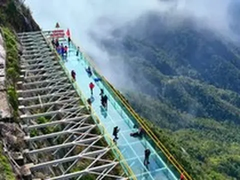 Làm rõ việc cầu kính cao nhất Việt Nam tạm dừng hoạt động