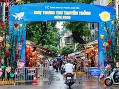 Đồ chơi Trung thu 2026: Từ phố Hàng Mã đến “chợ mạng”