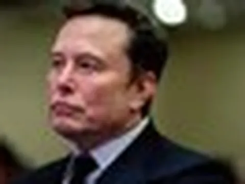 Elon Musk sống ở đâu, sao không ngủ ở nhà?