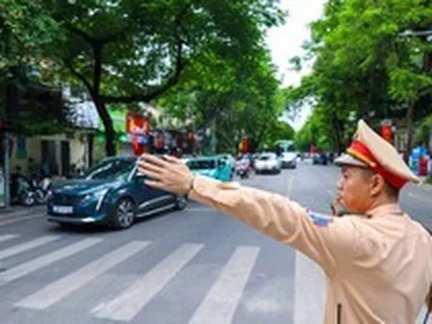 Hà Nội cấm ô tô đi thẳng từ đường Trung Thư đi Trung Văn giờ cao điểm