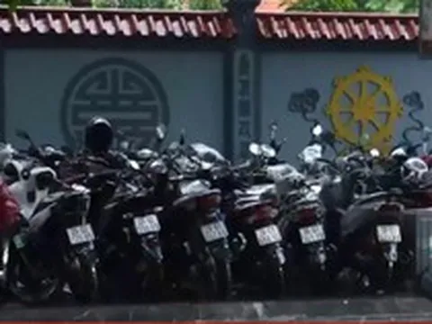 Hà Nội xử phạt điểm trông giữ xe không phép tại khu vực chùa Vân Hồ