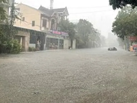 Vì sao Vinh xuất hiện mưa lớn kỷ lục trong hơn 40 năm?