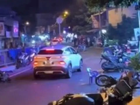 Nam thanh niên lái ô tô tông loạt xe máy trên đường ở TP.HCM: Do cô gái đi cùng không chịu lên xe