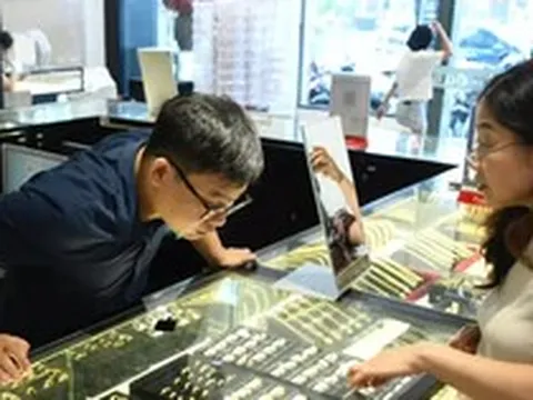 Fed tăng lãi suất, nhà đầu tư vàng nên làm gì?