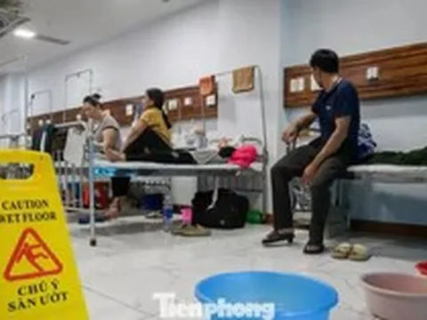 Dùng xô hứng nước thấm dột tại Bệnh viện gần 1.800 tỷ đồng ở Ninh Bình
