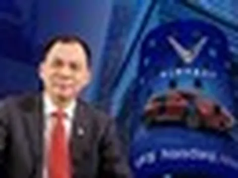 Tỷ phú Phạm Nhật Vượng hiện thực hoá phần quà trị giá gần 3 triệu đồng cho một nhóm khách Việt