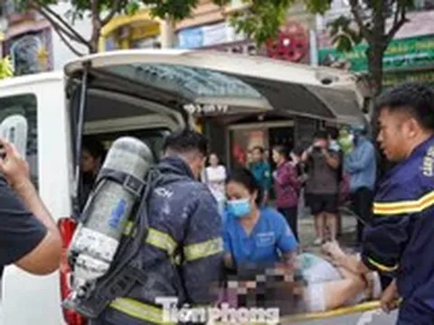 Cháy nhà 4 tầng ở Hà Nội