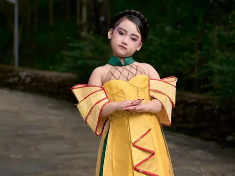 ĐẠI SỨ CHƯƠNG TRÌNH ĐOÀN AN NHIÊN TỎA SÁNG TRONG SẮC THỔ CẨM TẠI SÂN KHẤU TRÌNH DIỄN THỜI TRANG VÀ NGHỆ THUẬT “SẮC MÀU ĐẠI NGÀN”